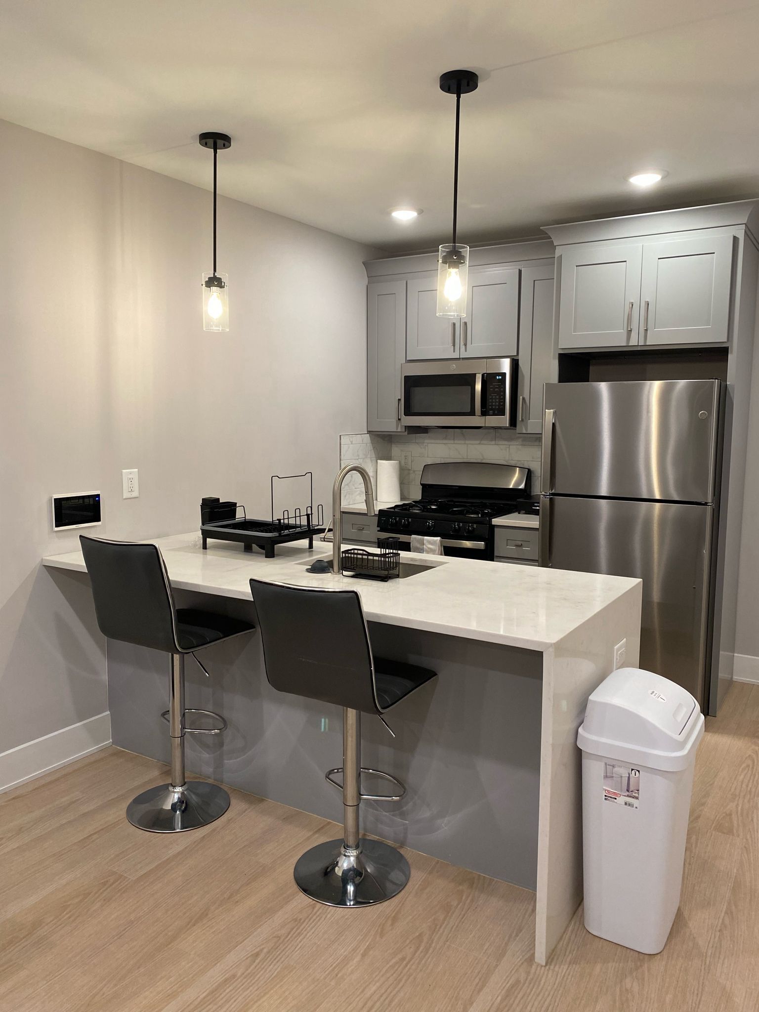 デスク、ノートパソコン用作業スペース、アイロン / アイロン台、WiFi (無料)