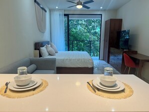 1 chambre, bureau, fer et planche à repasser, Wi-Fi gratuit