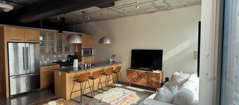 PH Condo. Amazing Views with Private Balcony. Walk to everything!