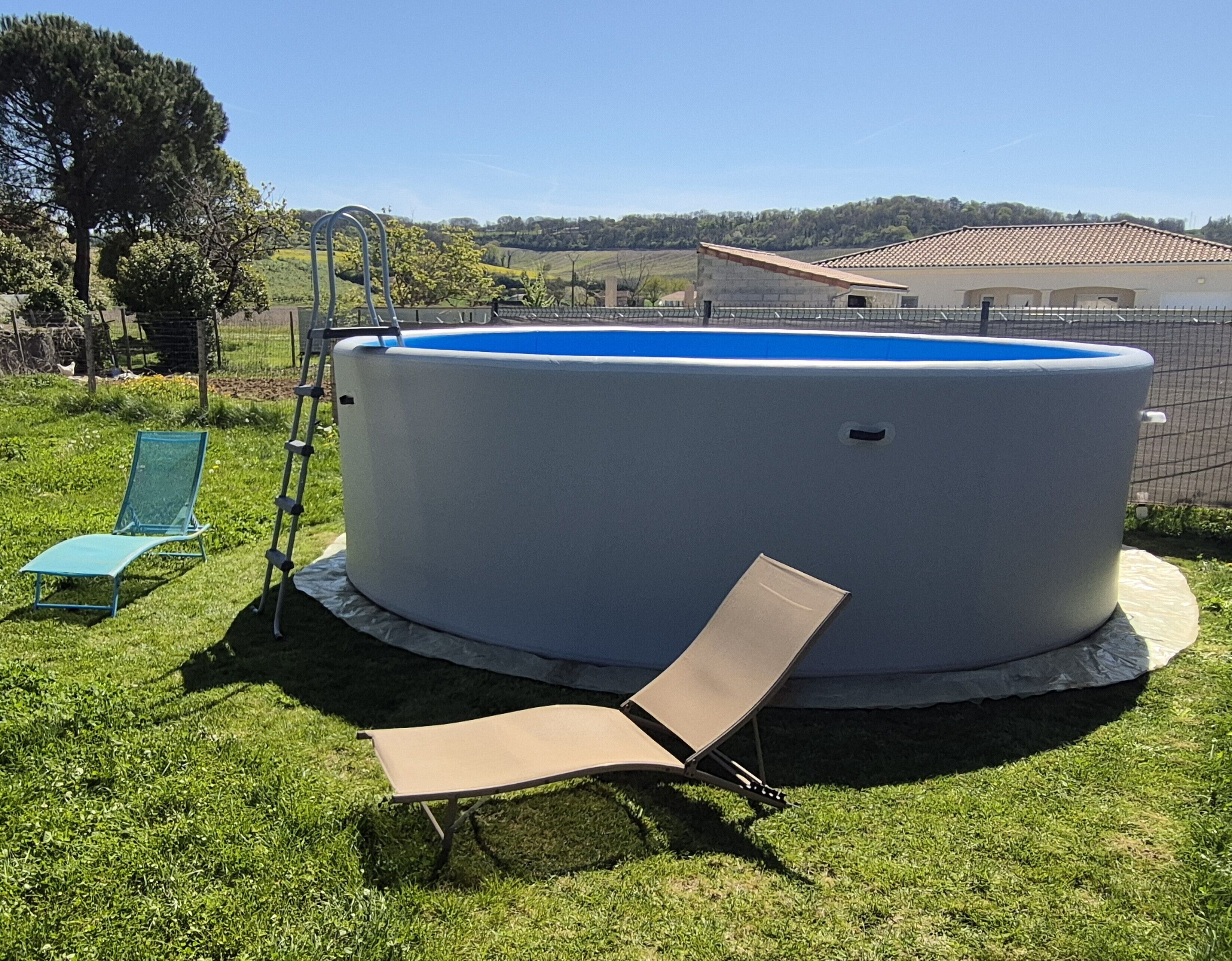 Bain à remous extérieur