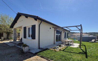 GITE Chez mamie 7 people in Ste Livrade sur Lot