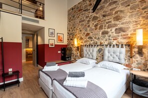 Duplex | In-room safe, desk, laptop workspace, blackout drapes - ISSA Lesvos (Lesvos)