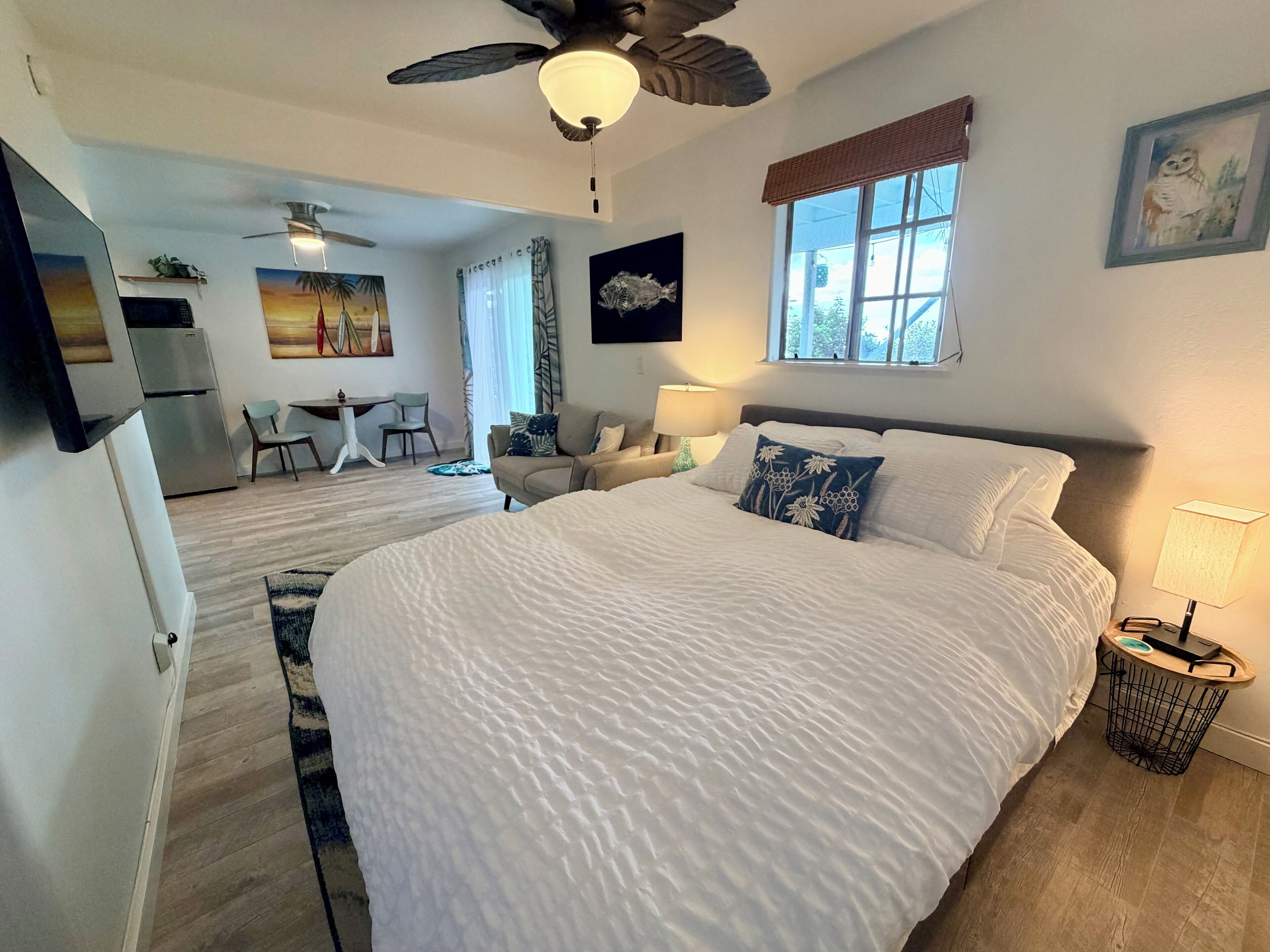 Fer et planche à repasser, Wi-Fi gratuit, draps fournis