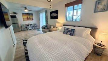 Silitysrauta/-lauta, ilmainen Wi-Fi, vuodevaatteet