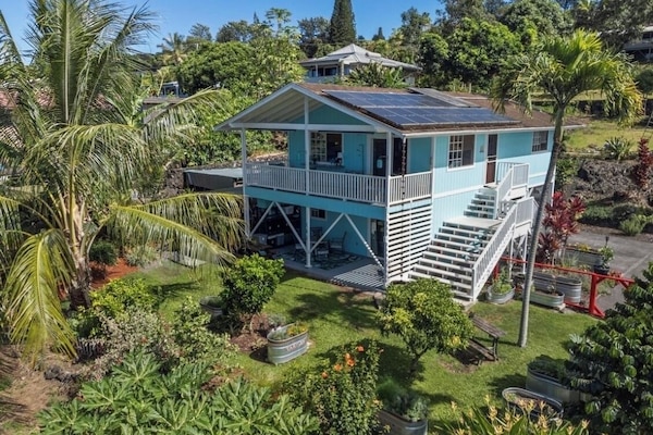 Kona Garden Studio Ohana located downstairs.