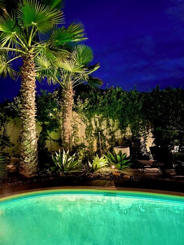 Your dream home! 3-bedroom house + guest house & pool in  Carpinteria.