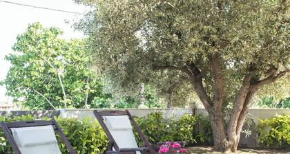 Tessi’s House by Luxlikehome