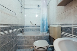 Douche, serviettes fournies