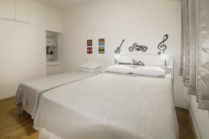 1 bedroom, iron/ironing board, WiFi, bed sheets - HOME IN RIO - Cinelândia (New apartment with Wi-Fi) (Centro Rio de Janeiro)