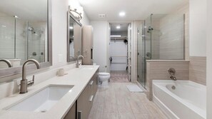 Bathroom - Landing | Amazing 1BD, Gym, Tennis Court (Houston)