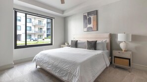 1 habitación, escritorio, tabla de planchar con plancha y wifi