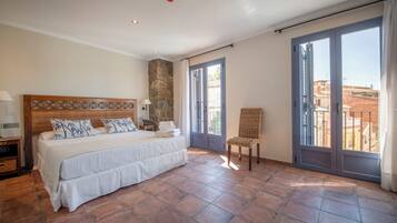 Luxe tweepersoonskamer | Een minibar, een laptopwerkplek, gratis wifi, beddengoed