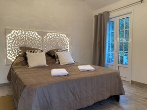 2 bedrooms, iron/ironing board, travel crib, free WiFi