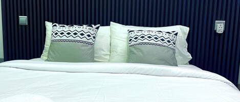 1 bedroom, bed sheets