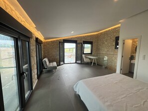 3 chambres, fer et planche à repasser, Wi-Fi, draps fournis