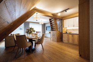 Deluxe Apartment | 1 bedroom, iron/ironing board, free WiFi