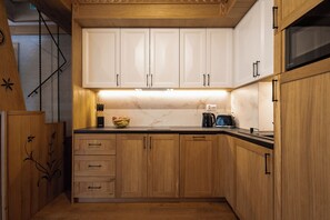 Deluxe Apartment | 1 bedroom, iron/ironing board, free WiFi