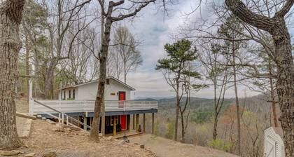 Bear Den studio cabin with amazing views