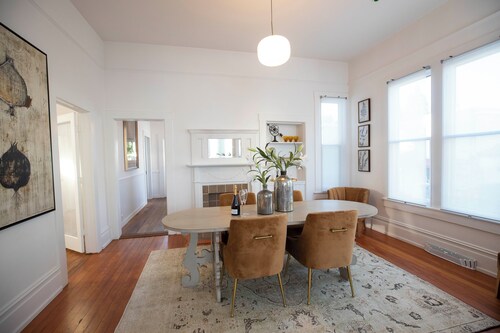 Right in the heart of Healdsburg lies this charming two-bedroom house