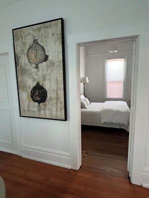 2 bedrooms, iron/ironing board, WiFi, bed sheets - Right in the heart of Healdsburg lies this charming two-bedroom house (Healdsburg)