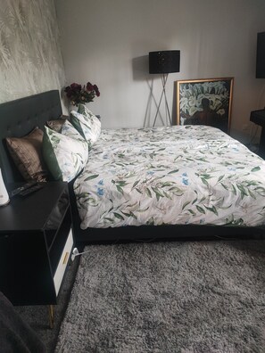 1 chambre, fer et planche à repasser, Wi-Fi gratuit, draps fournis