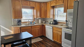 Microwave, oven, stovetop, dishwasher