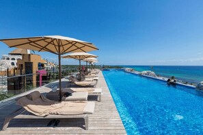 Piscine extérieure, piscine chauffée