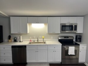 Microwave, oven, stovetop, dishwasher - Lake Ouachita Hideaway! (Mount Ida)