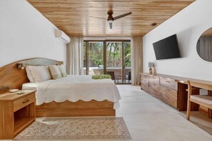 10 bedrooms, iron/ironing board, travel cot, free WiFi - Luxury beachside estate with 2 homes, 10 bedrooms, pool, sleeps 24 (Cabo Velas)