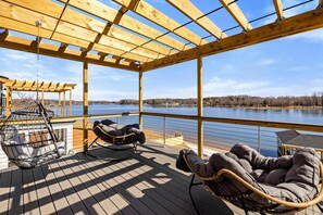Terrace/patio - Serene Lakefront Lake Anna, Beach, Dock, Pool (Louisa County)