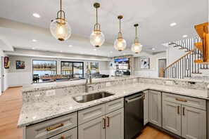 Interior - NEW Serene Lakefront Lake Anna, Beach, Dock, Pool (Louisa County)