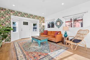 Studio (2 Bedrooms) | Interior