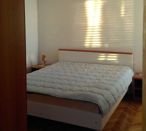 1 quarto, Wi-Fi de cortesia, roupa de cama
