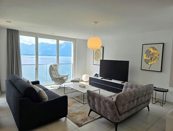Living area - Montreux Lake View Apartments & SPA Loft (Montreux)