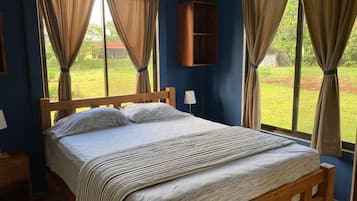 2 bedrooms, travel crib, WiFi