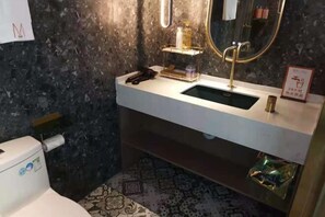 Bathroom - Menory Graceful Hotel (Dinosaur Park, Changzhou Olympic Sports Center) (Changzhou)
