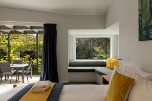 4 bedrooms, iron/ironing board, free WiFi