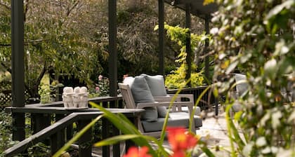 Rustic Rural Retreat - Havelock North