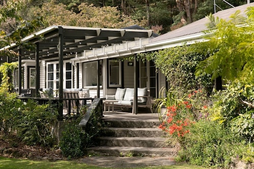 Rustic Rural Retreat - Havelock North