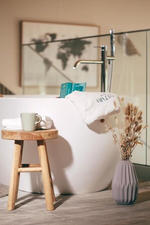 Shower, towels