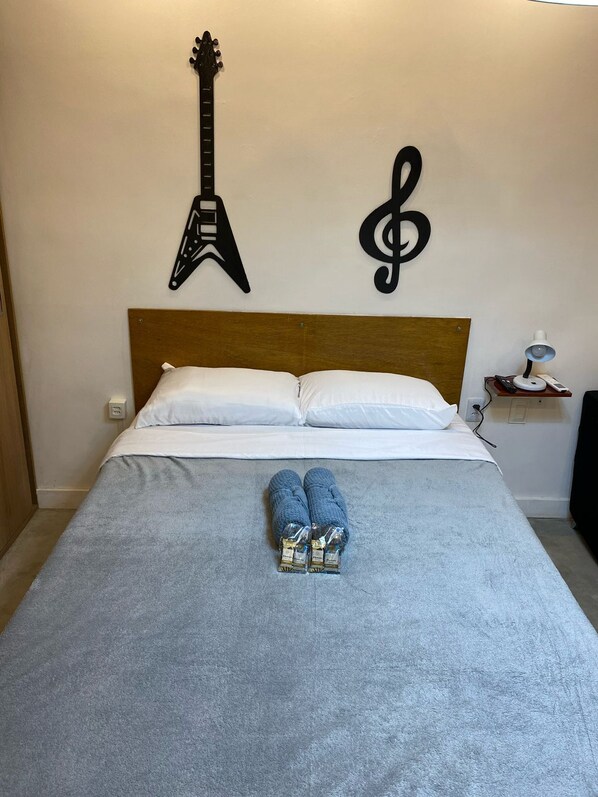 1 bedroom, iron/ironing board, bed sheets