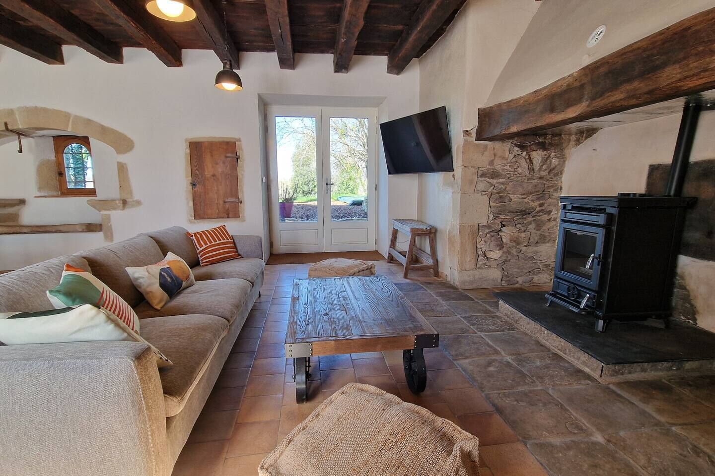 Télévision, cheminée