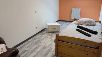 3 bedrooms, WiFi, bed sheets