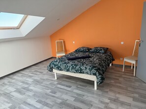 3 bedrooms, WiFi, bed sheets