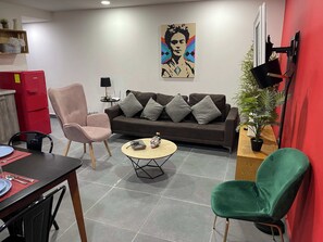 Economy-Apartment, Blick auf den Innenhof | Wohnbereich