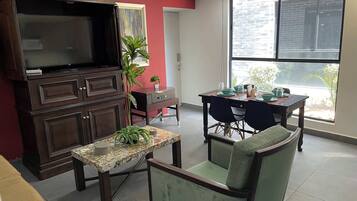 Basic Apartment, Courtyard View | Living area