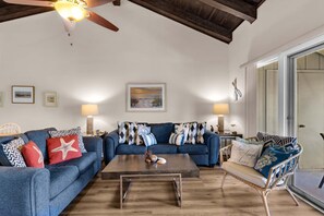 Apartamento, varias camas (Chateau La Mer #7D) | Zona de estar