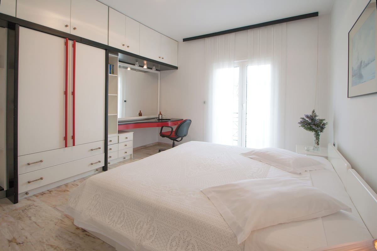 Appartement, balcon, vue jardin | 1 chambre, décoration personnalisée, ameublement personnalisé, bureau