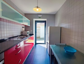 Refrigerador, microondas, horno y tostadora 