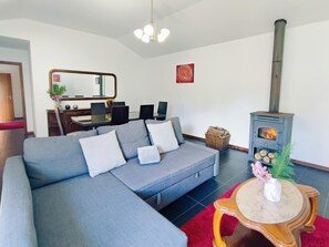 TV, peis, fotballspill og bordtennis